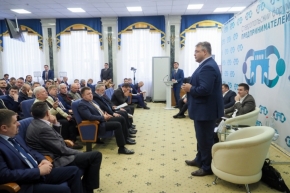 С губернатором Владимировым в Ставрополе встретились представители малого и среднего бизнеса