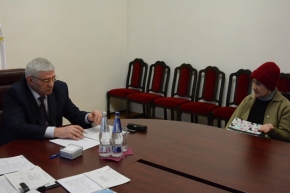 О елке для онкобольных детей попросили мэра Джатдоева в ходе приема граждан