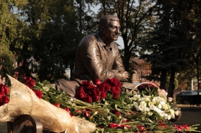 Памятник Андрею Джатдоеву открыли в Ставрополе