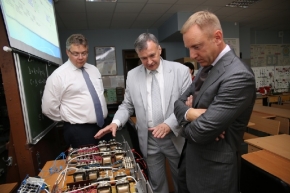 Министру образования и науки РФ Дмитрию Ливанову представлены разработки учёных крупнейшего вуза страны