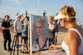 В арт-площадку превратила Владимирскую площадь Ставрополя «Белая акация»